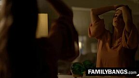 Irmã de padrasto, quer uma noite romântica depois do término? Adriana Chechik e Abigail Mac