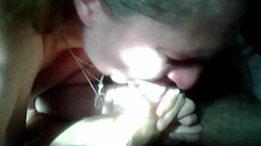 Anezka, madura aficionada chupapollas, anhela tu semen en su lengua