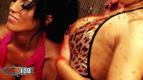 Lezbični trio v plastični bazen z omako iz paradižnika