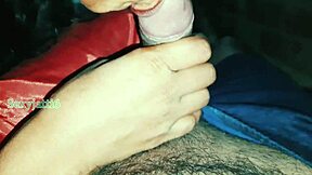 भारतीय लड़की शादी की रात से पहले उत्सुकता से डिक चूसती है