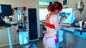 Pintando na minha calcinha com tetas naturais