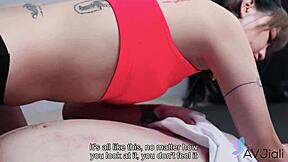 Kinesiska Bad Bad i kimono ber sin mästare att knulla henne hårt varje dag