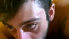 Latina tinejdžerka 18+ sisati obrijanu pičku do orgazma