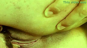 الجزء الثاني حمام كلب خاطئ، كس ميلف مبلل يرش قريب