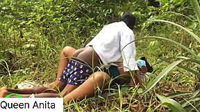 Dia ambil aku keras di hutan