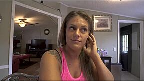 Hon säger: Låt mig göra dig redo för prom med flashing.