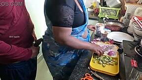 Pemilik horny onani di depan pembantu Bengali