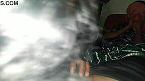 نيك خالة هندية ناضجة في الباص المزدحم