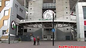 Ta alternativní holandská kurva dostává píču tvrdě nabitou