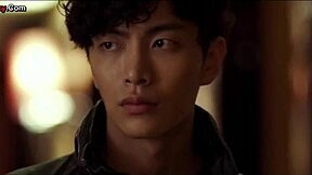 Selebriti Korea Lee Tae Im di Adegan Film Emperor Panas