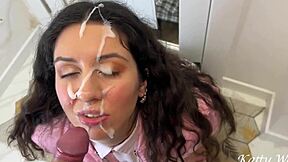 Massive ansigts-sædafskydninger og mundladninger i denne unge kvinde sluger kompilering!