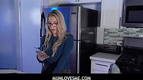 Io, Ashley Fires, do il mio culo al figliastro per a pecorina, oh dio è così buono ma aspetta, intendo sesso anale