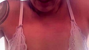 בחדר כושר הזעתי, הורדתי חולצה ולא שמתי לב לפטמות קשות נחשפות, התגעגתי ממבטים על זיעה זולגת בפומבי