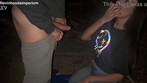 jeg kan ikke tro vi knuller på offentlig sted, nesten tatt av politi på gata