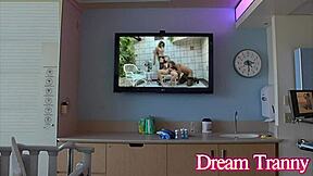 Αυτό το DP τρίο έχει τη τρανς νοσοκόμα Nataly Souza με ένα ορνιάρικο ζευγάρι.