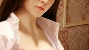 Ma poupée d'amour aux gros seins déchire le cosplay d'infirmière