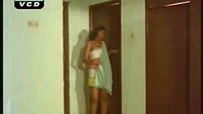 Desi dievča sa kúpe v sprche