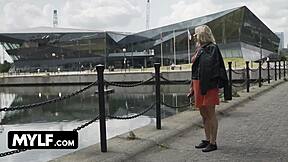 Chloe Savage sanoo: Tämä rikas sugar-daddy rakastaa hemmotella minua nuolemalla ja imemällä housuissa