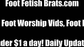 Jeg er vild med denne trekant fodfetish orgie med Bella Cherry og Sarah!