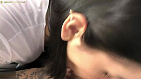 Samo se opuštam sa svojom polusestrom gledajući filmove, njen ogroman dupe u POV-u!