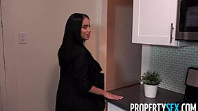 Majdnem elvesztettem az eladást a nagy cicijeimmel