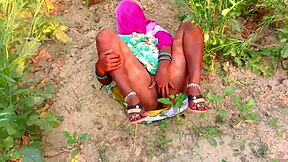 τραχύς επώδυνος γαμός σε doggystyle ινδική σύζυγο