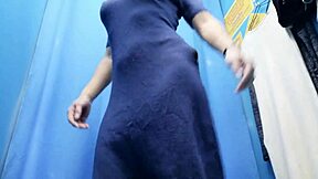 Spogliatoio vero milf russa si spoglia nuda