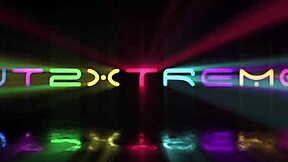 אנימציה 3D פוטנרי עם גלידה עם בלונדינית וברונטית.