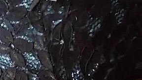 Πρεμιέρα θείας με χρησιμοποιημένα εσώρουχα σε αναλ παιχνίδι