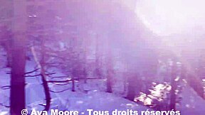 אבה מור - סקיירים תופסים אותי משתמשת בדילדו על התחת שלי בוולוג ציבורי