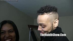 Dominikansk gruppe moro med Leona Banks og venner