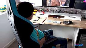 Η Sarah Jane δίνει απίστευτες δεξιότητες στο πιπίλισμα πουστά! Ουάου!