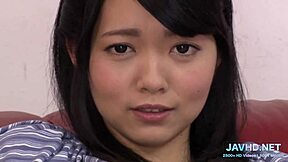 甜美日本熟女展示多汁口交技巧合辑