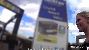 Upea tšekki teini kiusattu ostoskeskuksessa, sitten naimittu kovaa POV-aktiossa