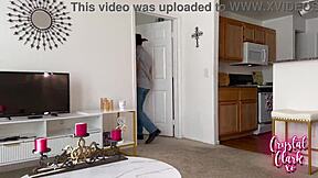 Náhodne zvádzaný horúcimi priateľkami otca s obrovskými prsiami