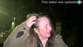 Szokujące upokorzenie bezdomnych kobiet w surowej kompilacji! Jak daleko to zajdzie?