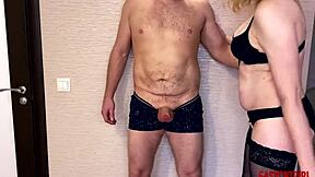 Шлюха, проверь силу этих крошечных 18+ яиц и члена сейчас!