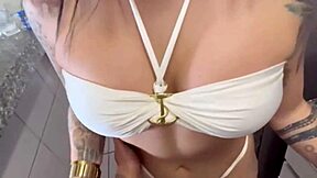 Vizinha liga para consertar cano, eu fodo ela em vez disso