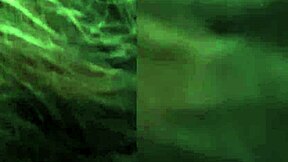 בחורה קולג' בולעת זרע אחרי מפלגה עם דיפ תרואט