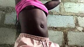 luda kučka zadirkuje striptizom dobija šamare odeća poderana završava gola u lezbejskoj sceni