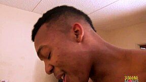 Ένα BBC Δεν Φτάνει η Κώλωνη MILF Ξεκινά Σκληρό Gangbang