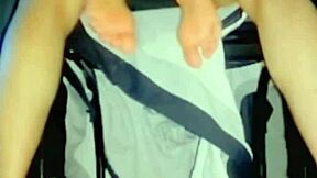 Γείτονας επισκέπτεται όταν είμαι μόνη στο σπίτι με παιχνίδια