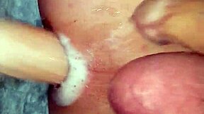 Älskar du hur min röv pulserar med den här leksaken?