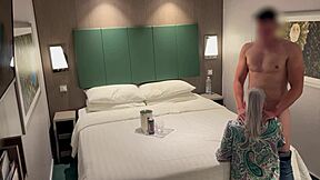 Gadis resepsionis hotel beri blowjob sehingga saya pancut!