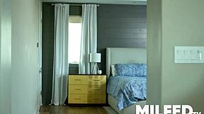 계모, 부엌에서 딸에게 자위하다 걸려