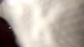 काली गोल मटोल लड़की की बालों वाली चूत चोदाई में बहुत गीली हो जाती है और क्रीमपाई