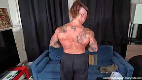 Brooke Diesel'in olgun grupla takım bağlama seansındaki yoğun duyguları hissediyorum