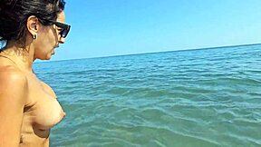 אנחנו רק מתבטלים בחוף עם וויאורים