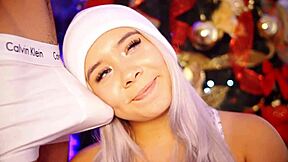 मैं वैलेंटिना को हर दिन देखता हूं, कोलंबियन, उसकी आंखें खुशी से भरी हुईं