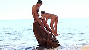 Hledám místa na ulici a pláži pro nahou zábavu